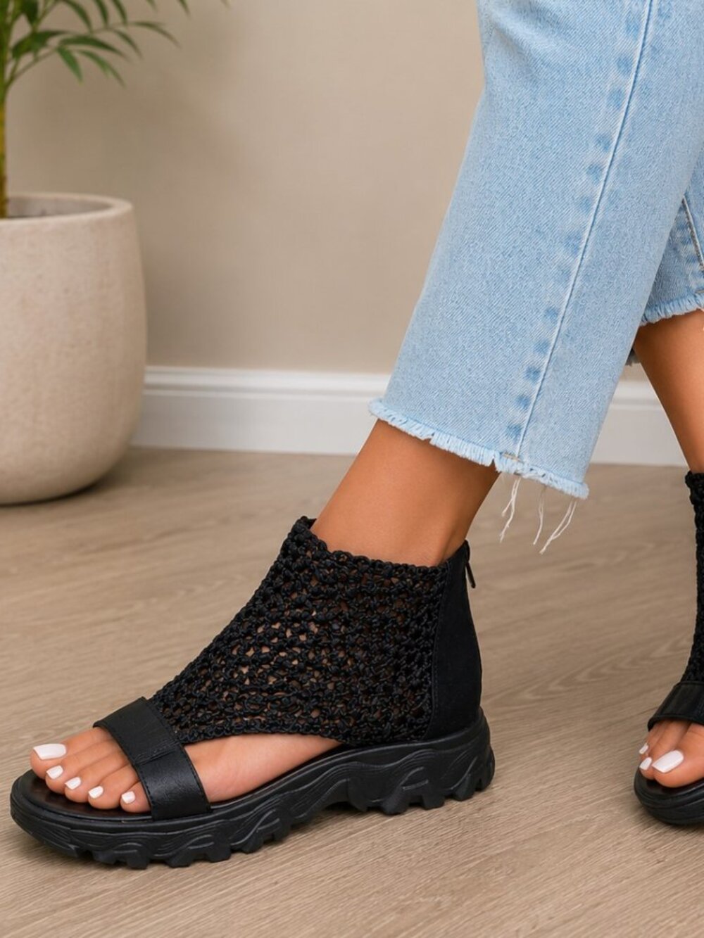 Dolce Vita Black Woven Crochet Sandals–Women’s EU 39 / US 8.5-NWOT's